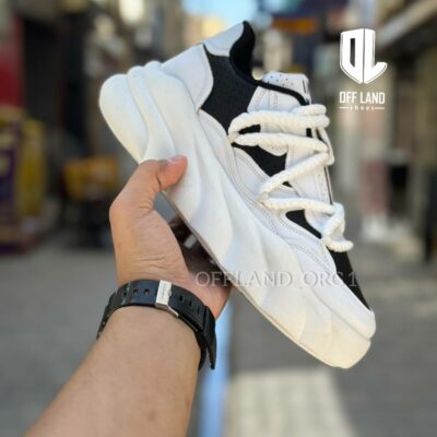 کفش روزمره مردانه برشکا سفید مشکی بندکنافی bershka white